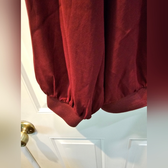 NWT Express Satin Strong Shoulder Crew Neck Top XL - Picture 2 of 6